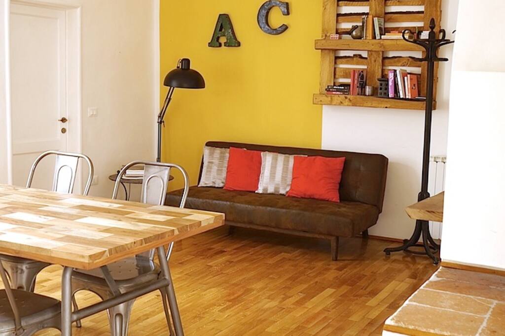 Soggiorno e tavolo da pranzo - Living room and dining room