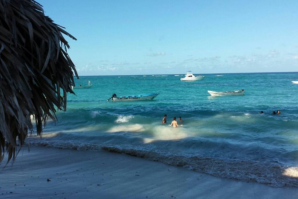 2 min. walk from beach!