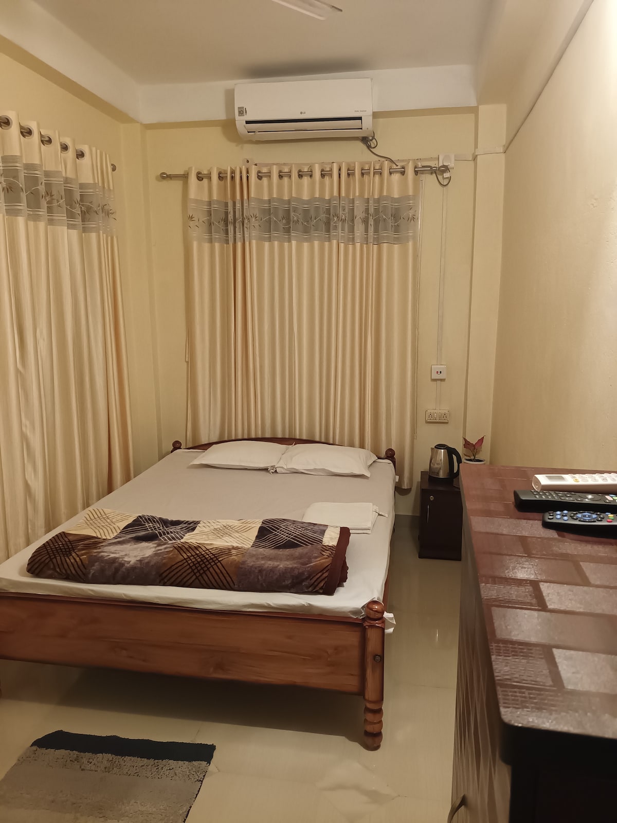 Dormitorio 1 (cama tamaño queen)