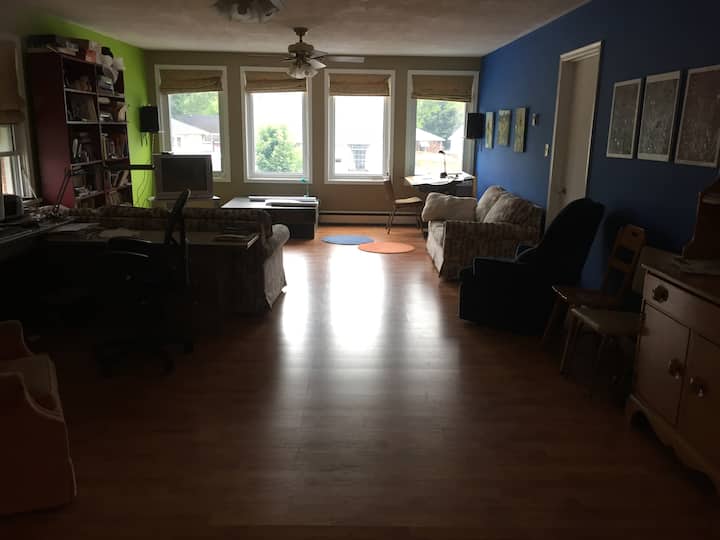 Private Room In A Nice Home. - Belleville