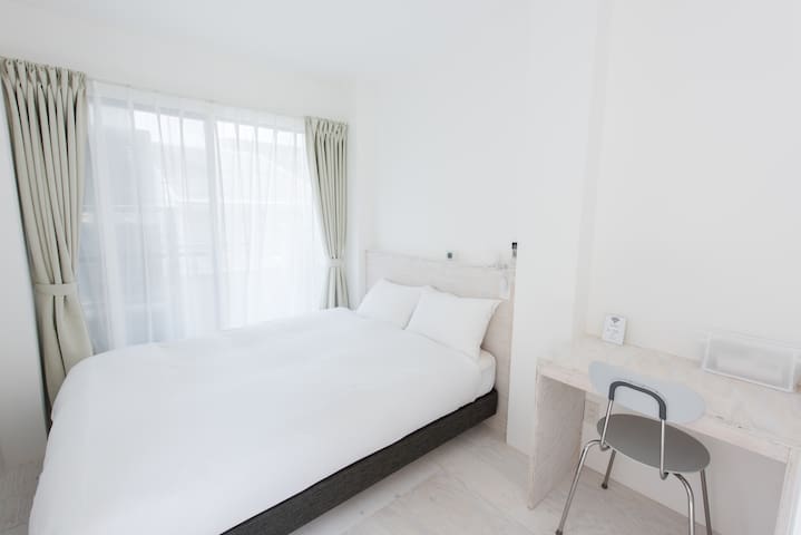 It is within walking distance to Kenrokuen·samurai house mansion! Private room in Simmons bed, crispy Free Wi-fi is happy room