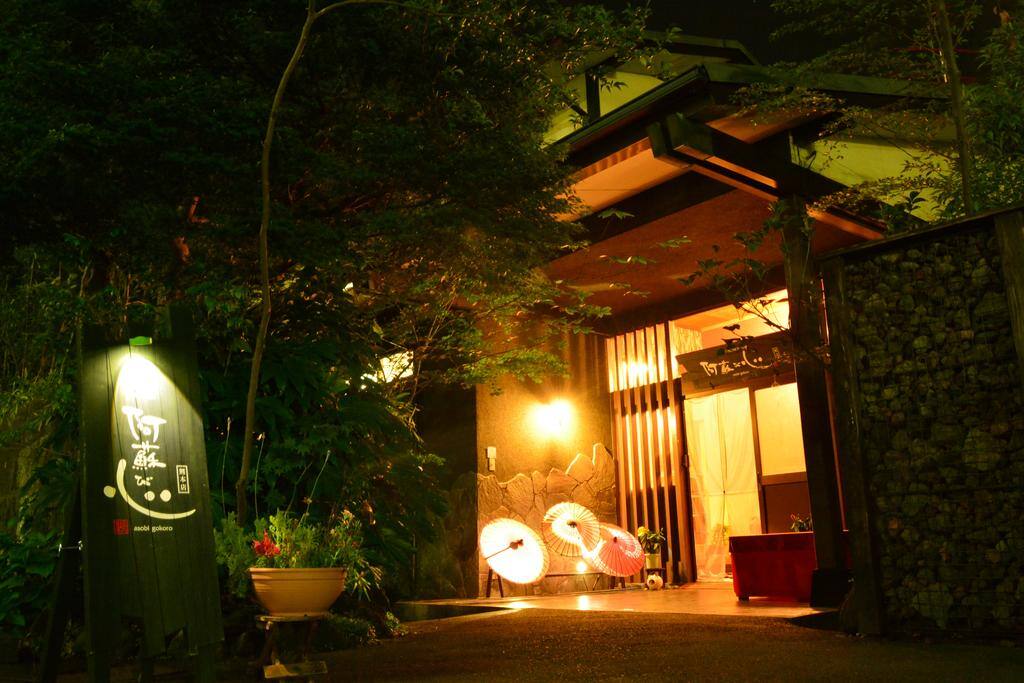 外観(夜)