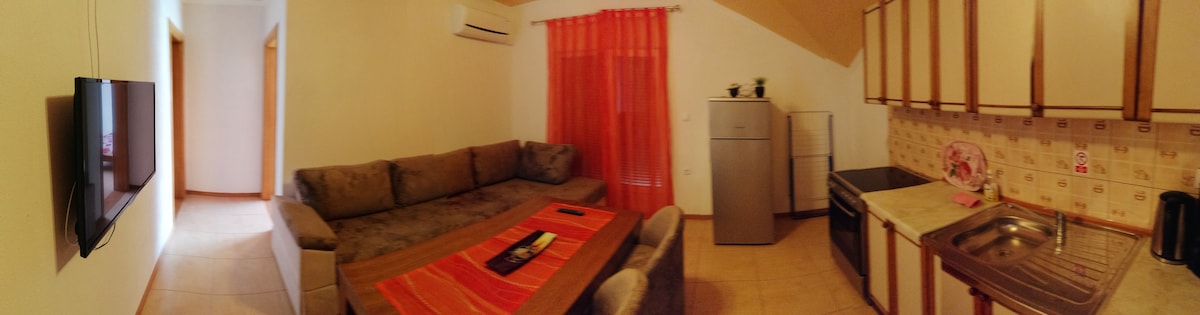 Obývačka a kuchyňa 