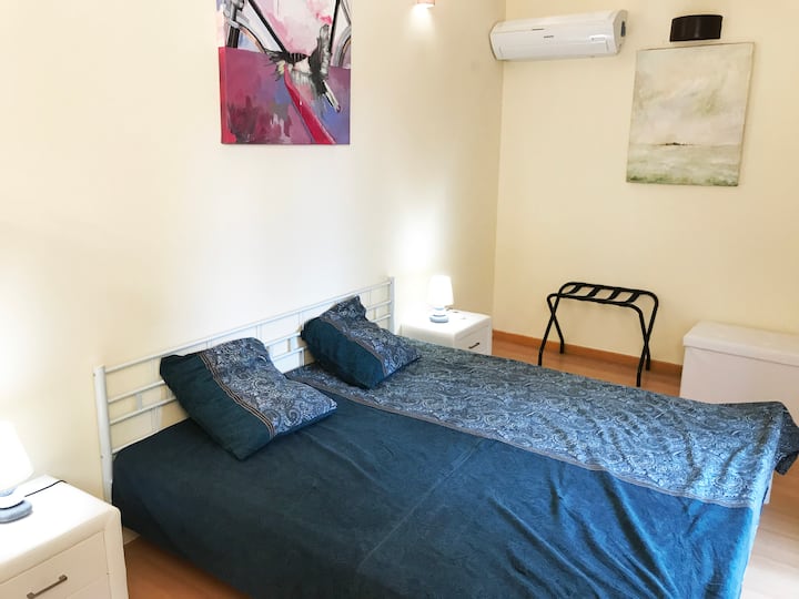 Chambre 2 (tamaño king iluminado 180 cm )