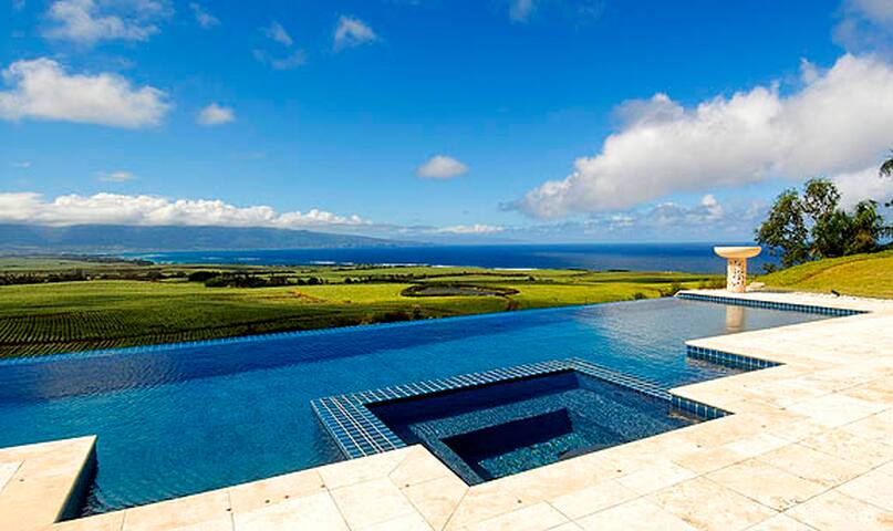 Views and pool – escape reality gallery image 4