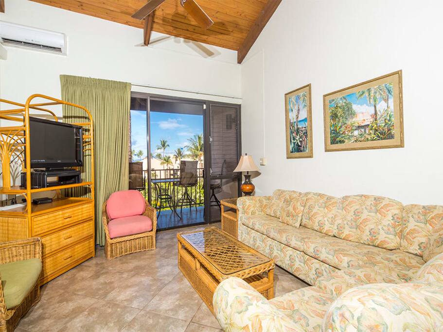 kamaole-sands-2po-5407-living-02.jpg