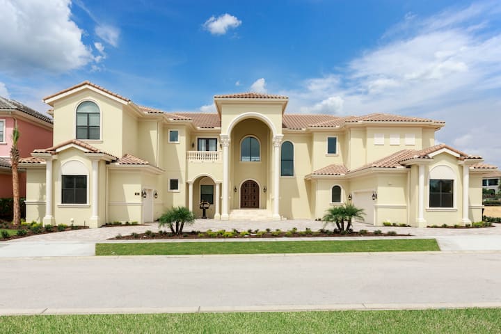Amazing 12 Bedroom Home In Reunion Resort Florida Houses For Rent In Kissimmee Florida United States