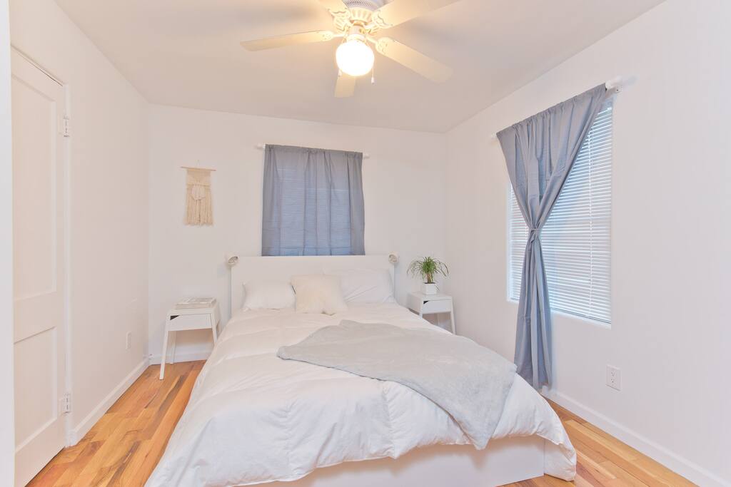 Bedroom-Quiet and Cozy