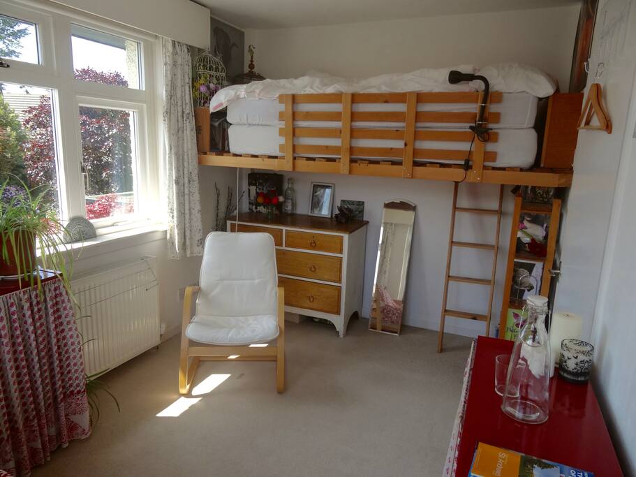 The extra platform bed (also with brand new mattress!)