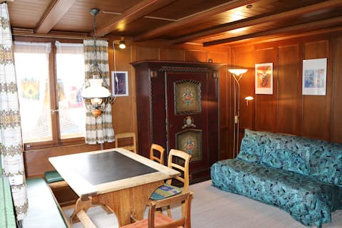 Top Airbnb: Blüemlisalp and Doldenhorn in front of the window in Kandersteg