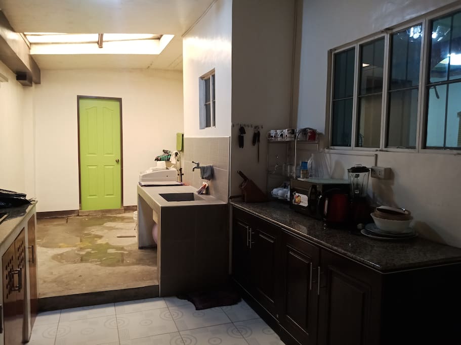 Washing area and preperation arra for cooking.