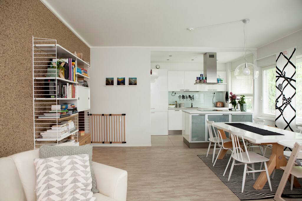 Open concept kitchen and livingroom