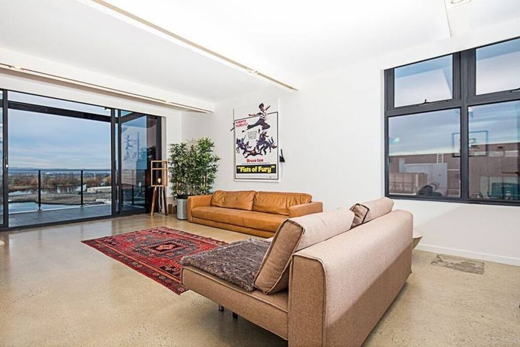 Lounge room / balcony