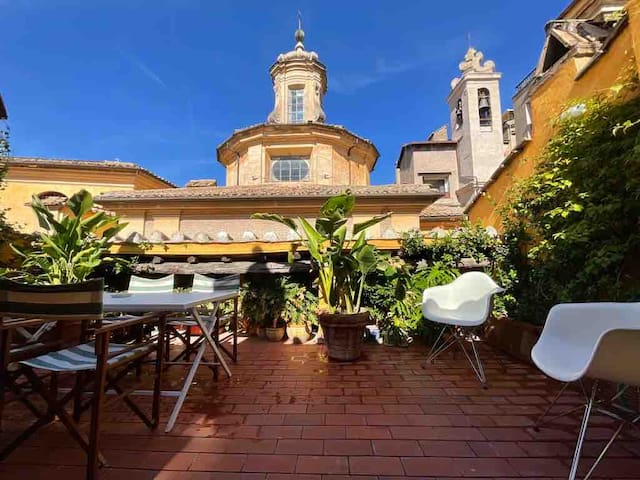 Attico con due terrazze al Pantheon, Roma
