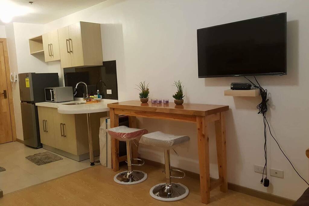 Kitchen and receiving area