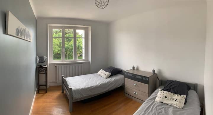 Chumba cha kulala "Pebble", ghorofa ya 1, vitanda 2 vya mtu mmoja.