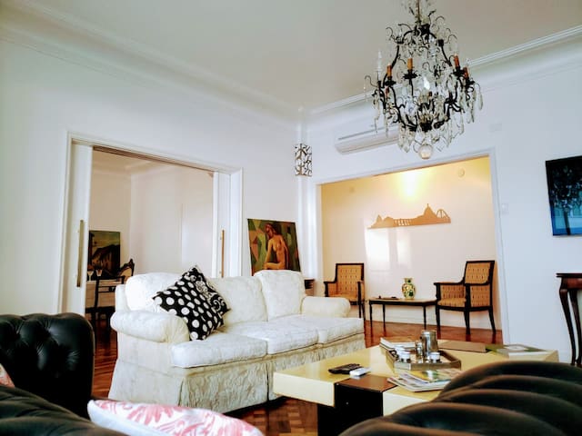 Magnificent Apt – 5 Bedrooms – Near the Beach! gallery image 5