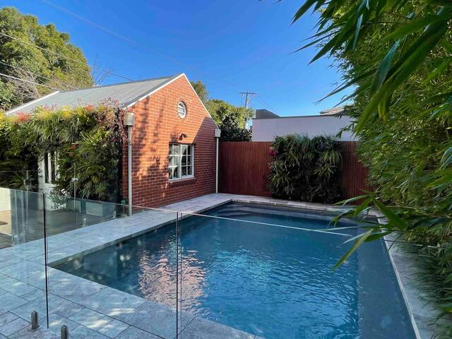 Melbourne Family light filled home with Pool gallery image 2