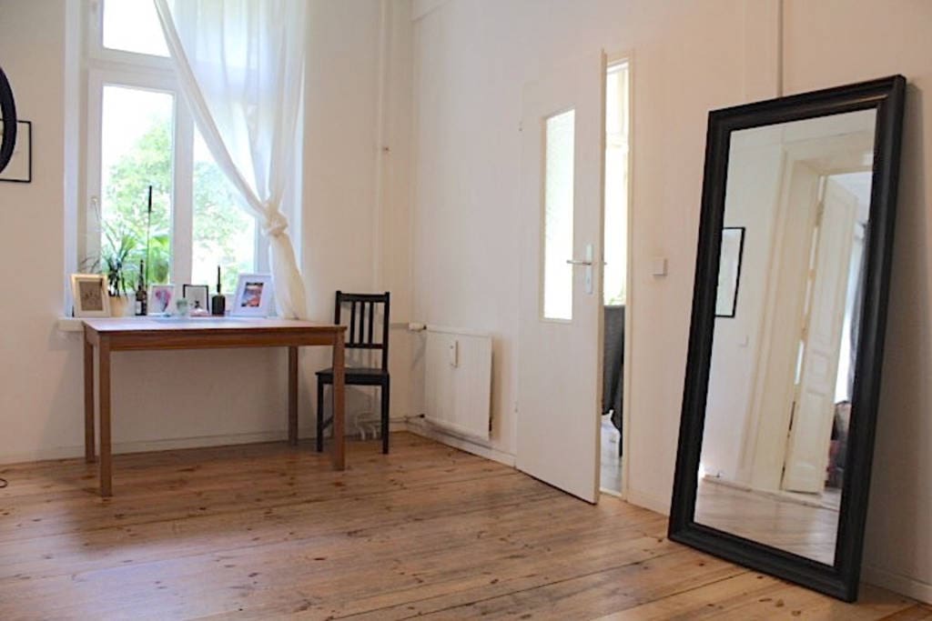 Entrance Hall/Dining area