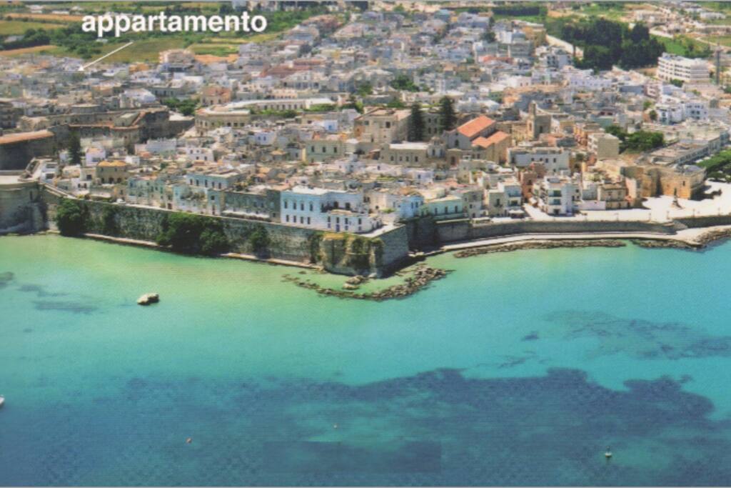 The apartment is in the quiet residential area, 4 mins walk from the historic centre, castle, cathedral and restaurants