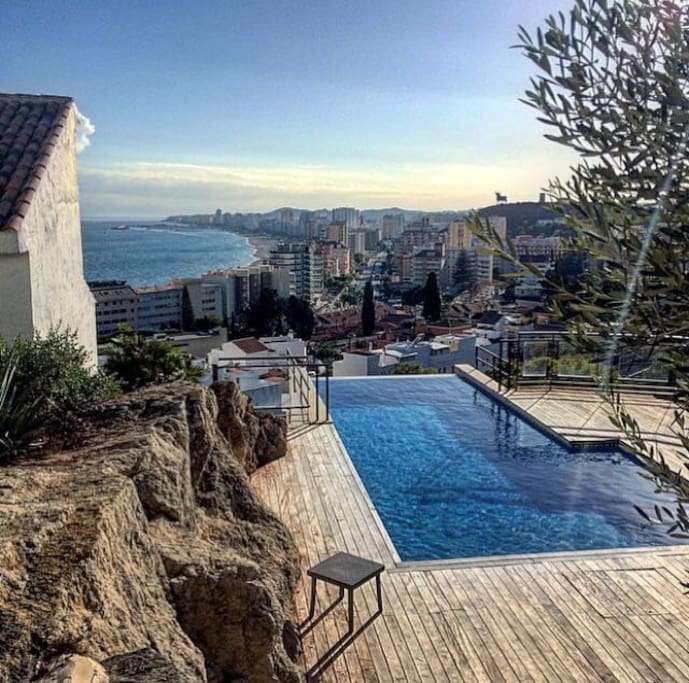 The infinity community pool