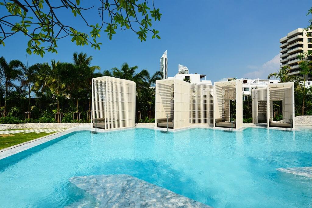 BEACH POOL