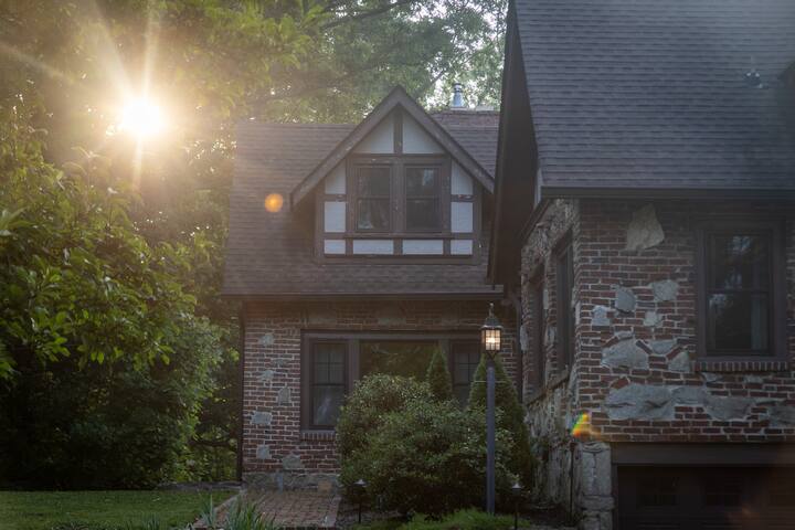 Dog Friendly, Hot Tub & Fire Pit gallery image 3