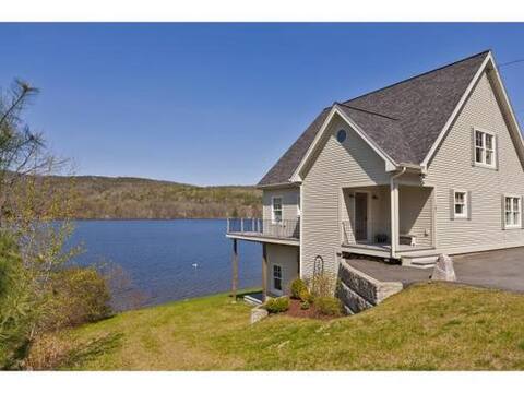 Black Bear Lodge: Lakefront Home On Mascoma Lake