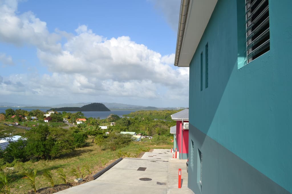 vue voie d'accès aux villas vue mer