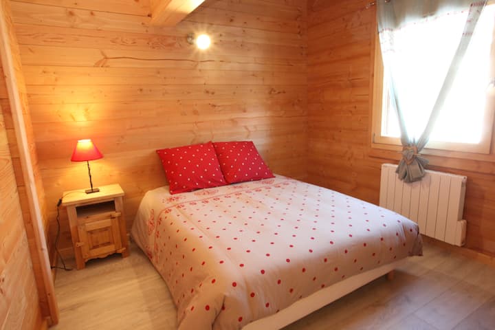 Glavna spavaća soba s tuš-kadom 