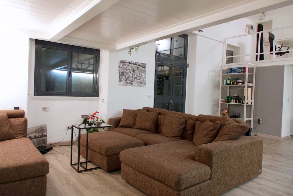 Living Corner with HD projector and Doulby Sound System