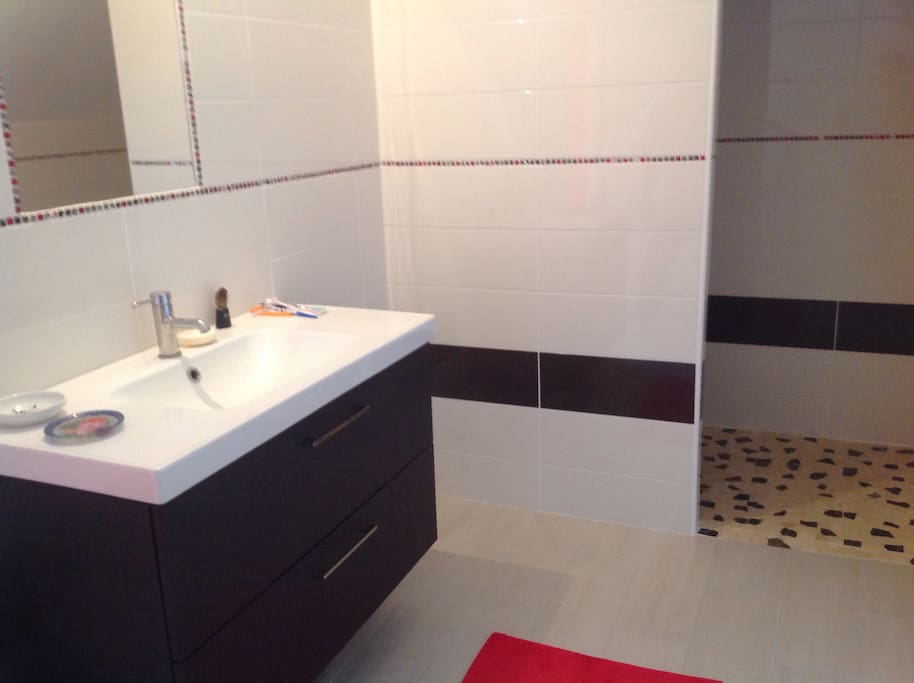Grande salle de bain privative
