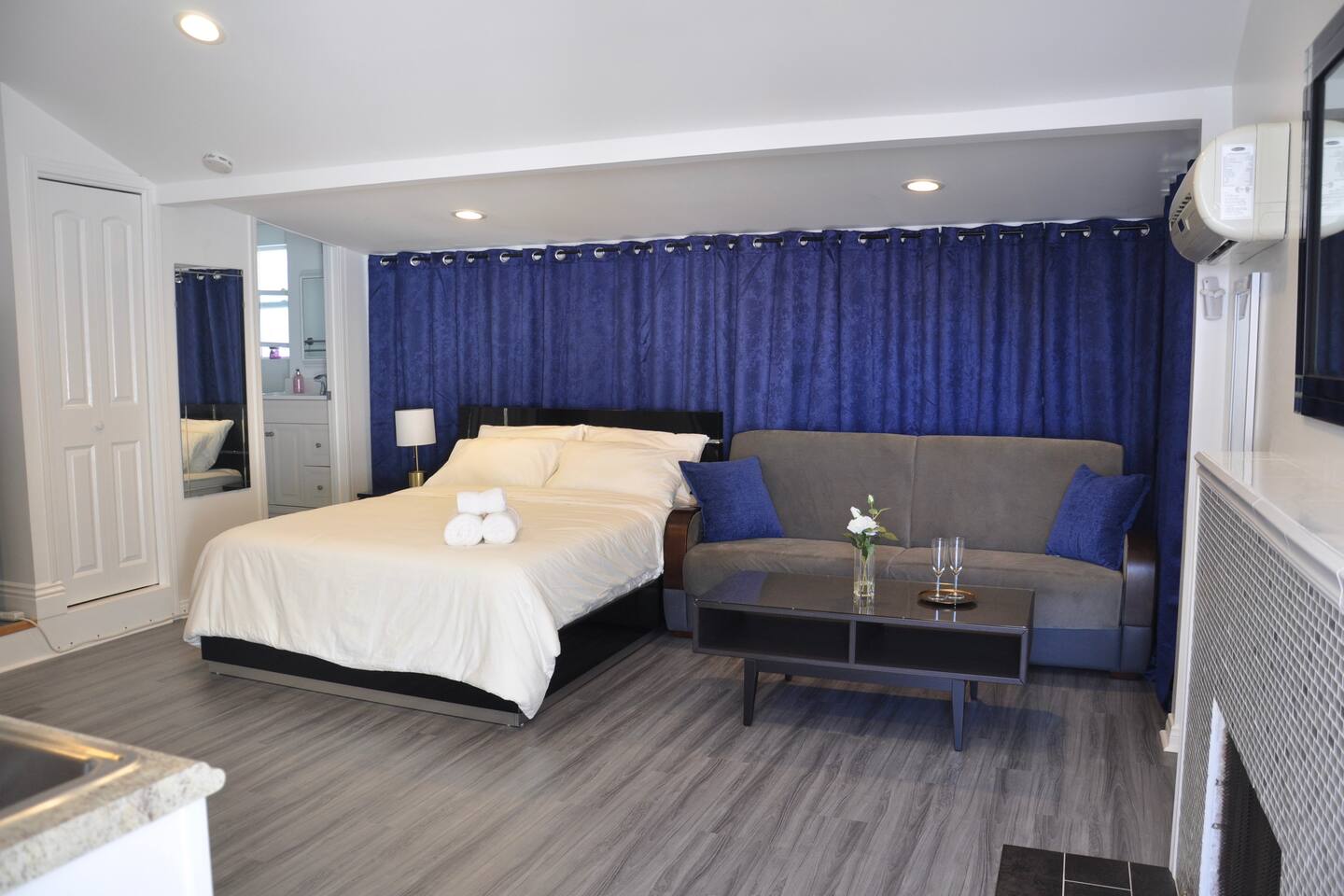 luxury studio great location private entrance guest suites for