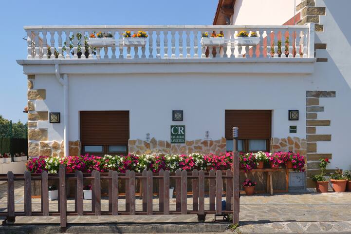 Casa Rural Iturritxo en Donostia para 12 persona gallery image 2