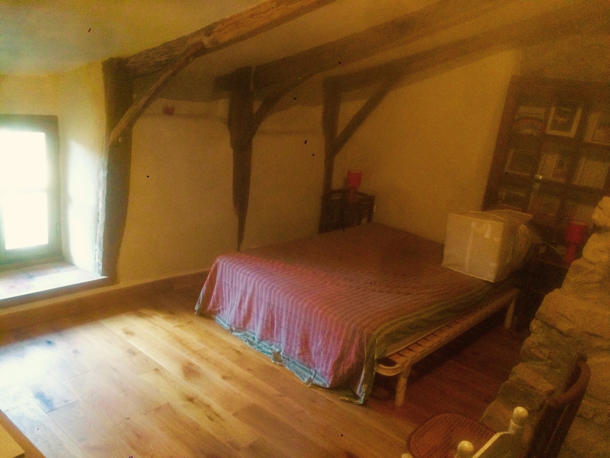 საძინებელი 4