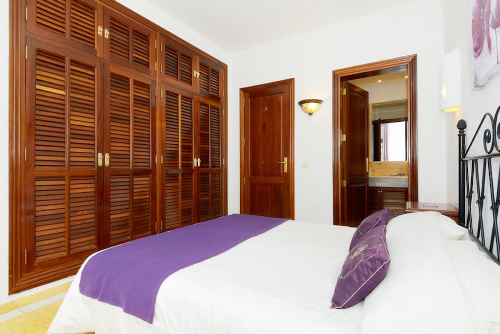 Schlafzimmer mit Doppelbett,Bad ensuite
