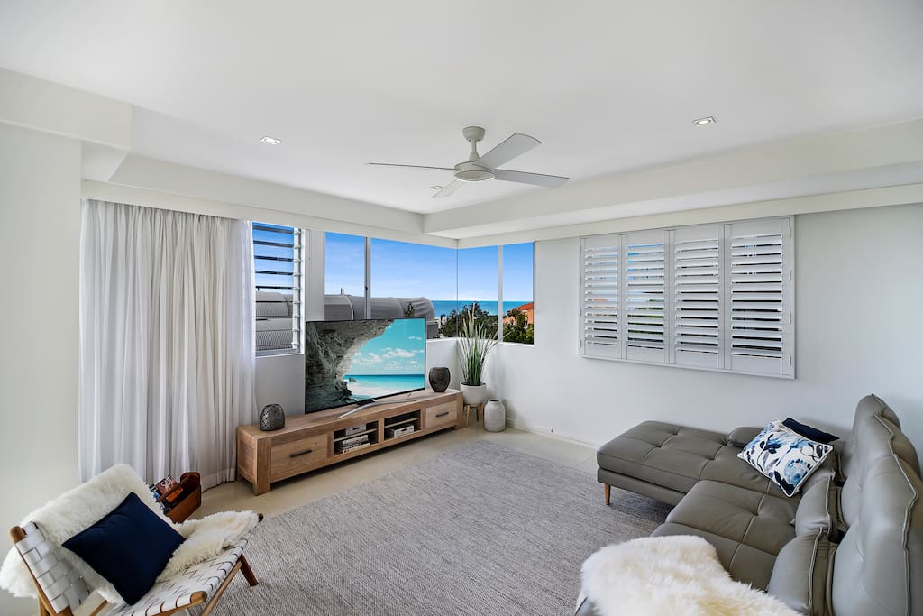 Open Plan Living with Ocean Views and Cooling Breezes