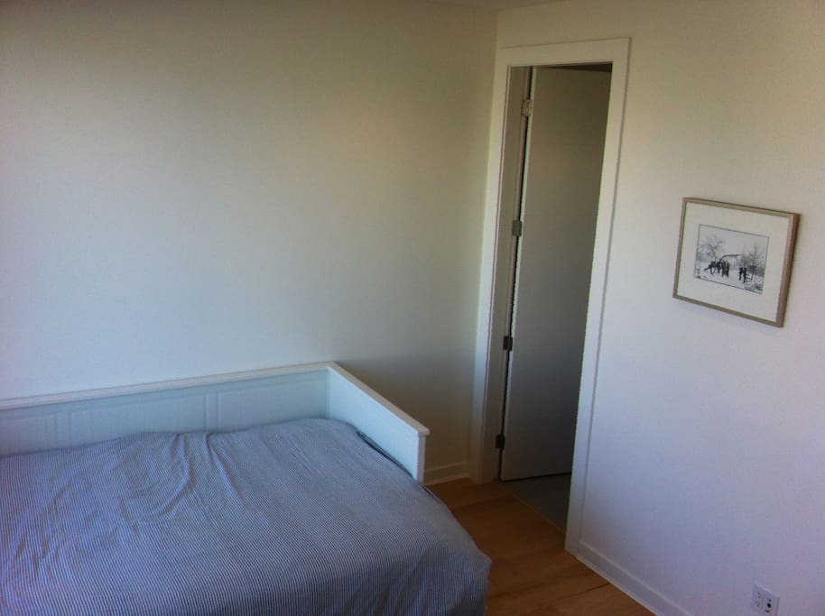 door to ensuite