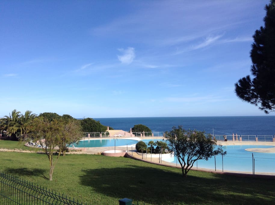 Closed condominium with 2 pools and Jacuzzi.