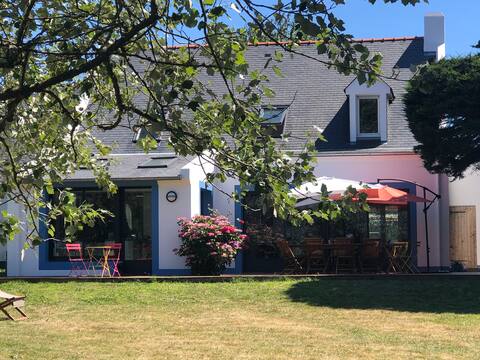 Quiet family home/5 bedrooms/Large garden