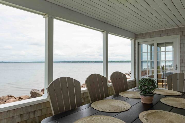 Luxury Shediac Cape Waterfront Cottage gallery image 5