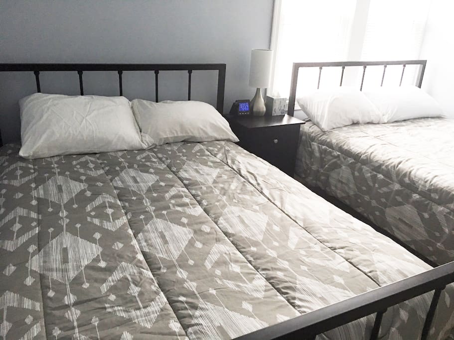 2 Double Beds