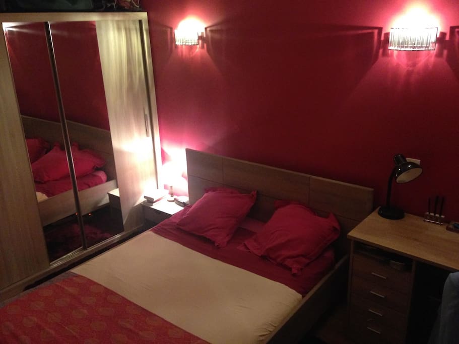 Appartement 2 pas du canal St Martin très animé, à 5 min à pied de Gare de l'Est (lignes 4,5 et 7)