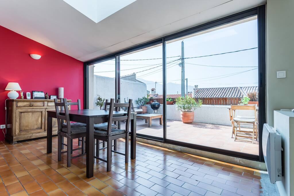 séjour ouvert sur terrasse