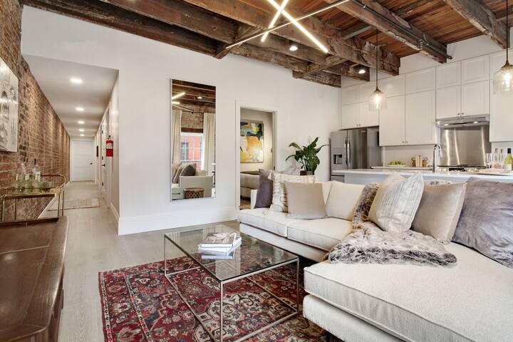 Luxury, Historic Renovation | 5 min to FQ gallery image 5