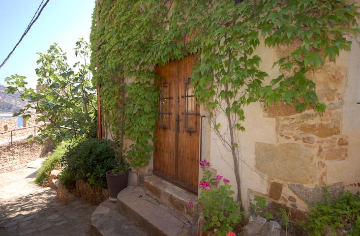 NICE HOUSE in VILA VELLA TOSSA DE MAR