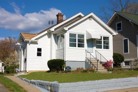 Miller Cottage - near Navy Stadium