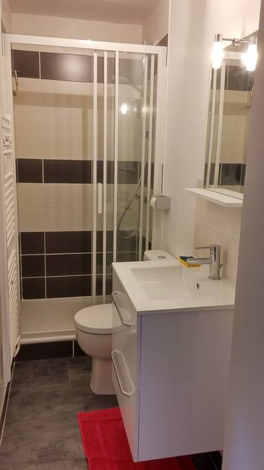 Salle de bain chambres 1 et 2