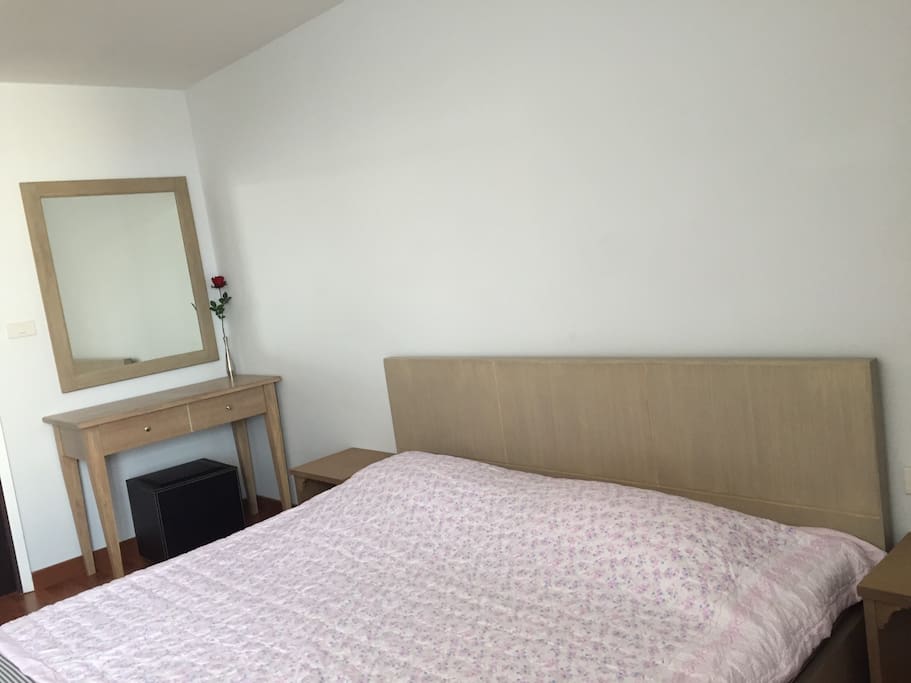 King size bed with dressing table.