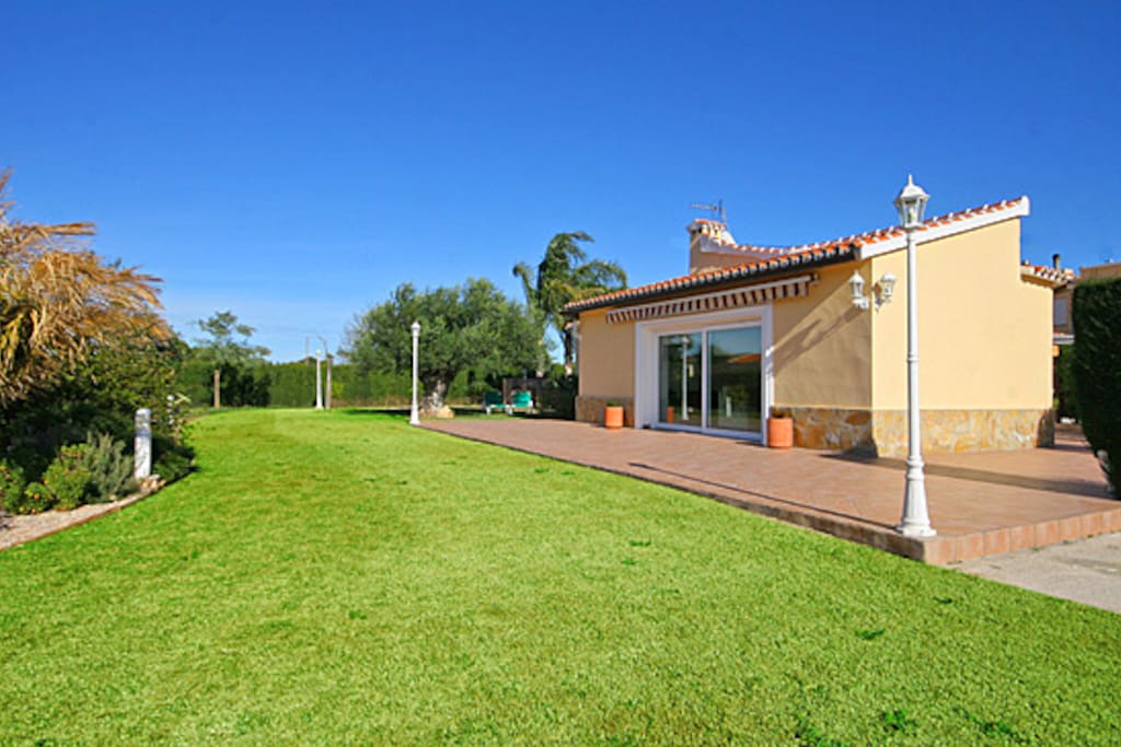 Jardín y terraza